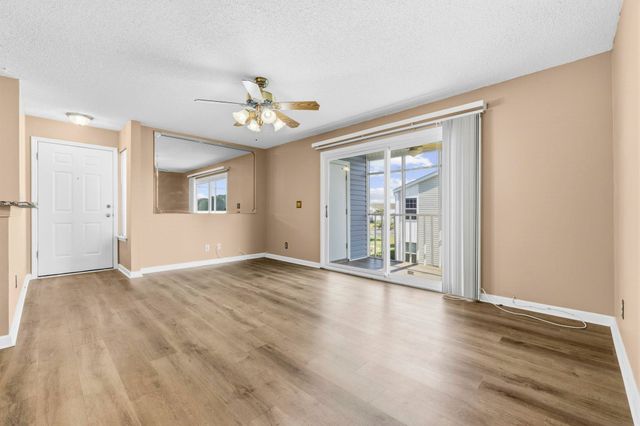 2181 Clearwater Dr Apt H, Myrtle Beach, SC 29575