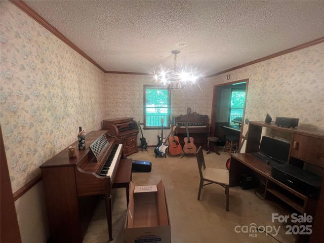 1502 Shelby Highway, Cherryville, NC 28021