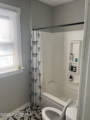 1122 E DUNKLIN STREET, Jefferson City, MO 65101