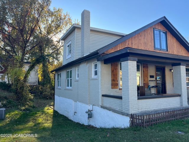 1122 E DUNKLIN STREET, Jefferson City, MO 65101