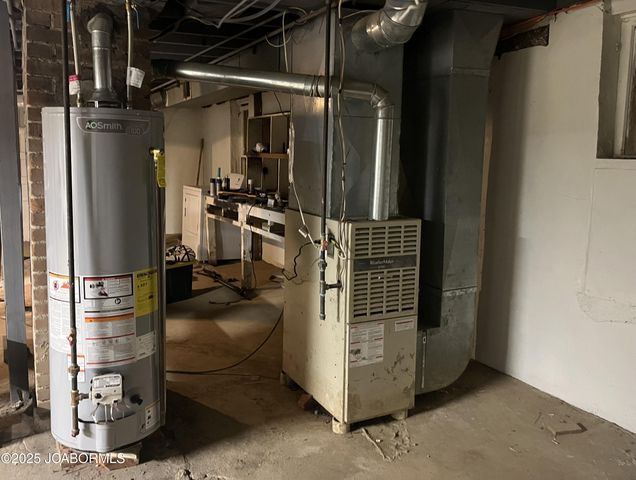 1122 E DUNKLIN STREET, Jefferson City, MO 65101