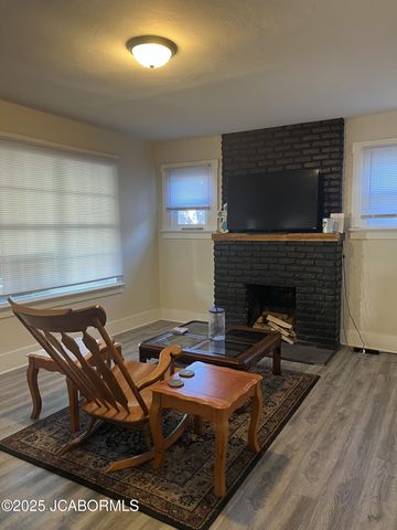 1122 E DUNKLIN STREET, Jefferson City, MO 65101