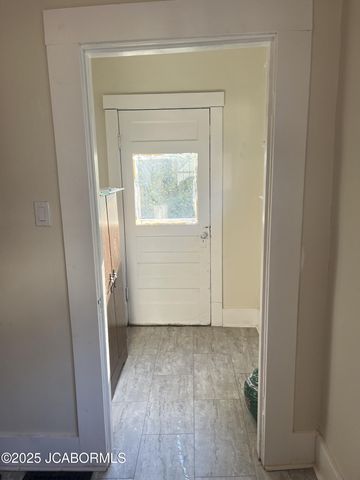 1122 E DUNKLIN STREET, Jefferson City, MO 65101