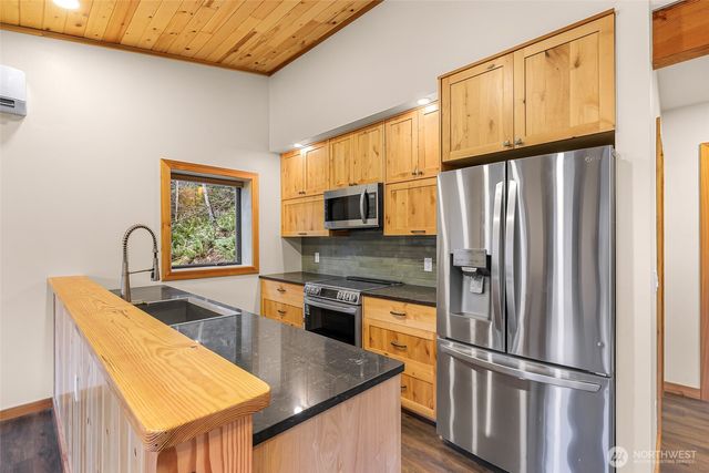 1693 Pebble Beach Trail, Bellingham, WA 98226