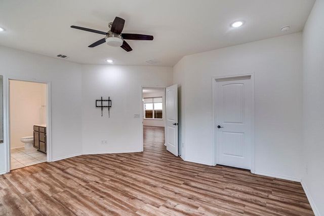 516 Ayinger LN, Austin, TX 78728