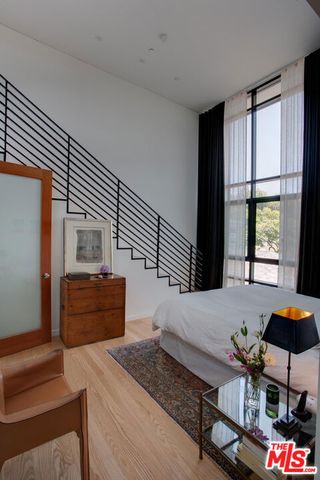 2726 Montana Avenue E, Santa Monica, CA 90403