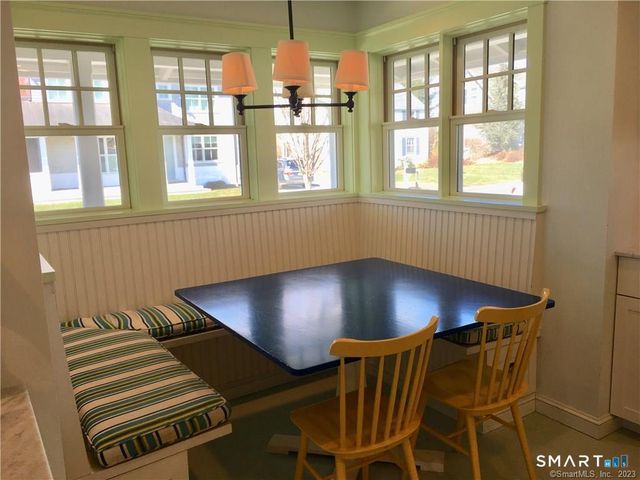 33 Ridgewood Avenue, Madison, CT 06443