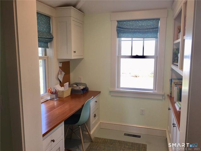 33 Ridgewood Avenue, Madison, CT 06443
