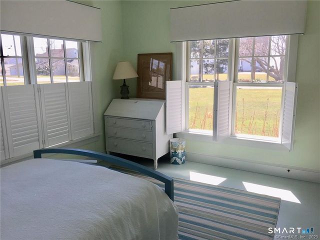 33 Ridgewood Avenue, Madison, CT 06443
