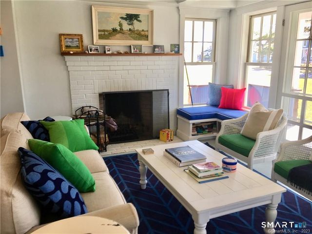 33 Ridgewood Avenue, Madison, CT 06443