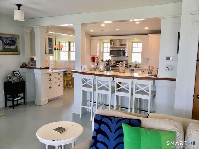 33 Ridgewood Avenue, Madison, CT 06443