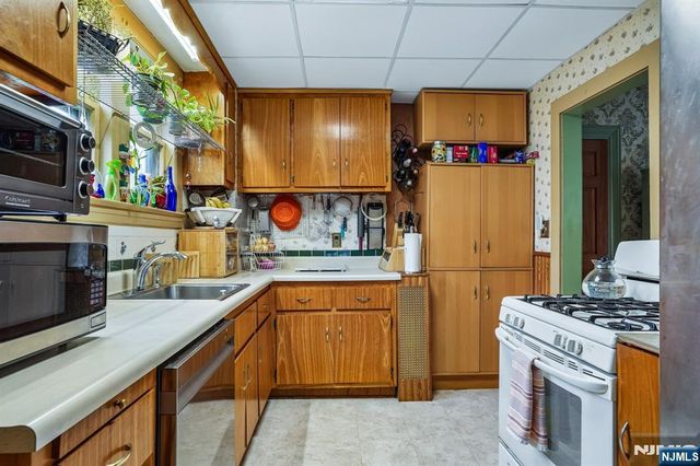 14 Fritz Street, Bloomfield, NJ 07003