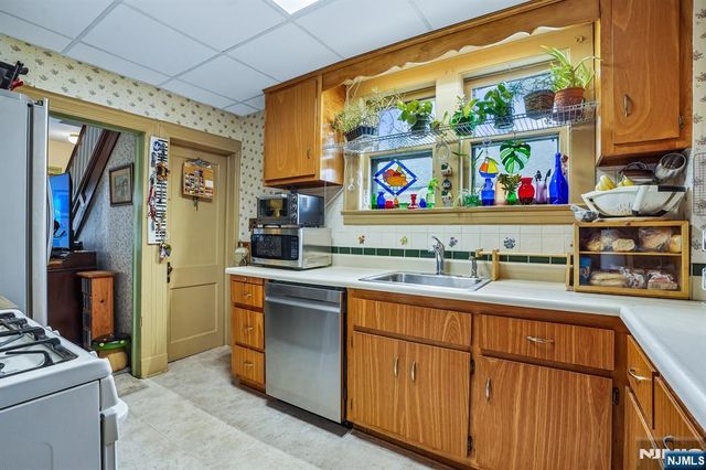14 Fritz Street, Bloomfield, NJ 07003