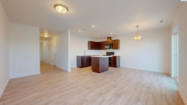 4732 W Quinault Place, Kennewick, WA 99336