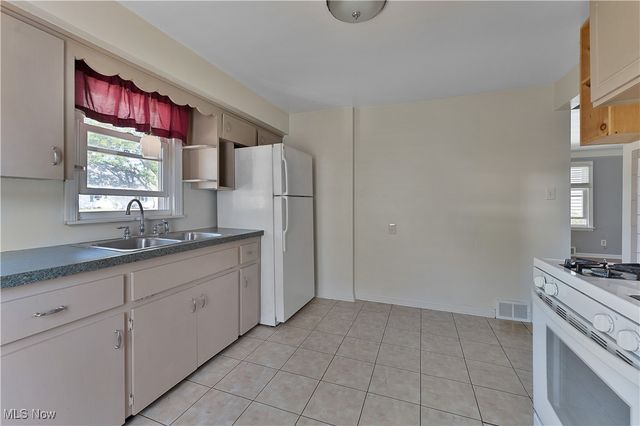 263 S Main Street, Youngstown, OH 44515