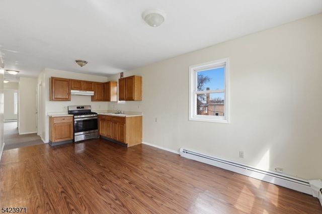 172 Carroll St, Paterson City, NJ 07501