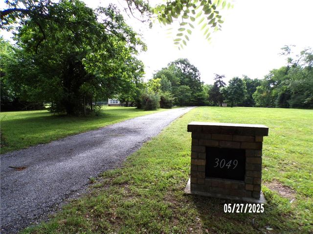 3049 N Arkansas, Rogers, AR 72756