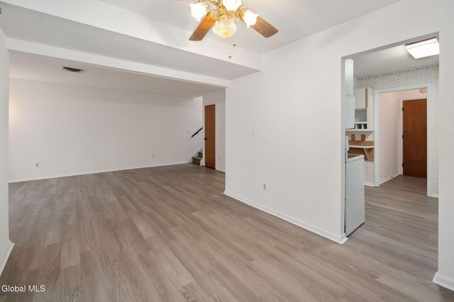 4 Sugarbush Road, Clifton Park, NY 12065