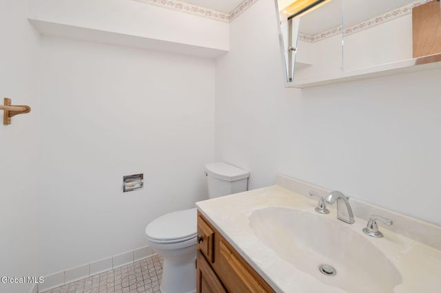 4 Sugarbush Road, Clifton Park, NY 12065