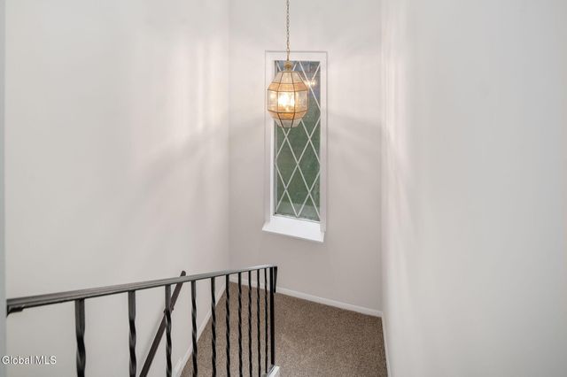 4 Sugarbush Road, Clifton Park, NY 12065