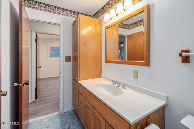 4 Sugarbush Road, Clifton Park, NY 12065