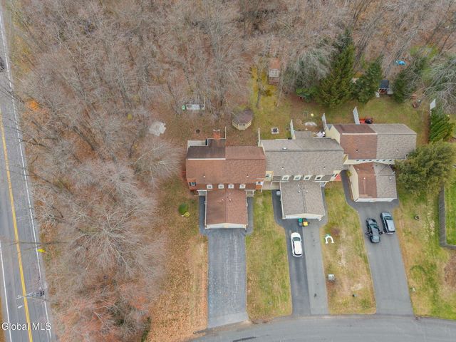 4 Sugarbush Road, Clifton Park, NY 12065