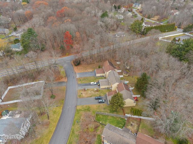 4 Sugarbush Road, Clifton Park, NY 12065