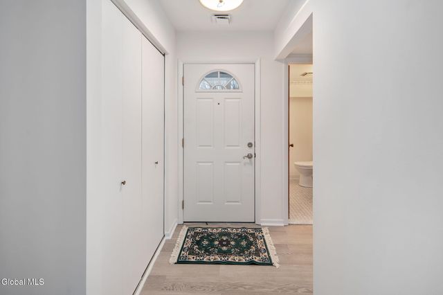 4 Sugarbush Road, Clifton Park, NY 12065