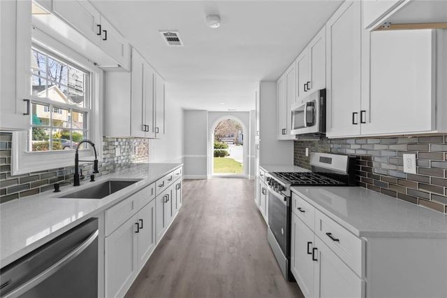 1150 River Overlook Court, Lawrenceville, GA 30043