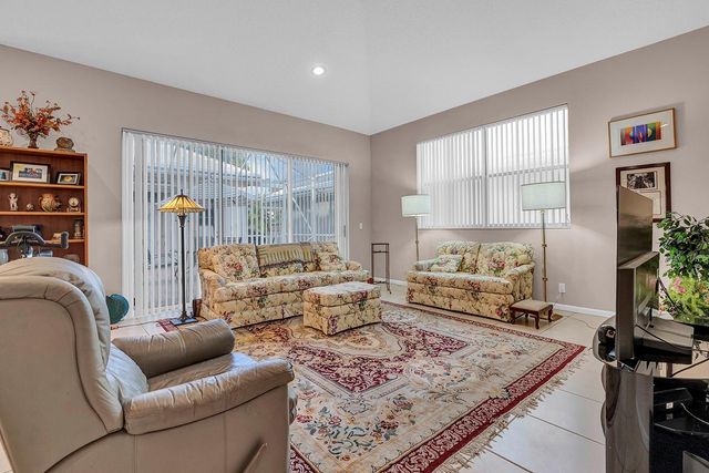 292 Canterbury Dr E., Palm Beach Gardens, FL 33418