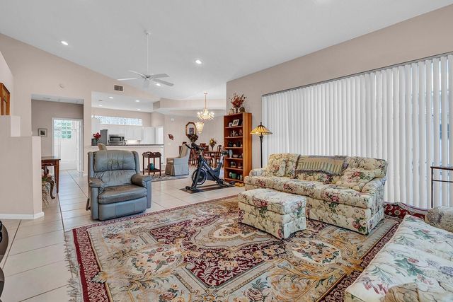 292 Canterbury Dr E., Palm Beach Gardens, FL 33418