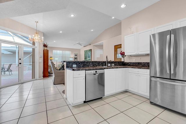 292 Canterbury Dr E., Palm Beach Gardens, FL 33418