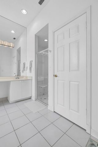 292 Canterbury Dr E., Palm Beach Gardens, FL 33418