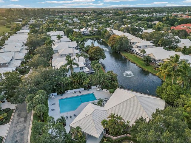 292 Canterbury Dr E., Palm Beach Gardens, FL 33418