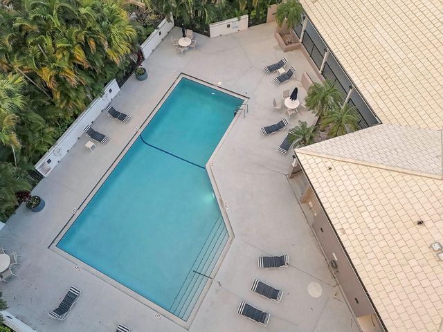 292 Canterbury Dr E., Palm Beach Gardens, FL 33418