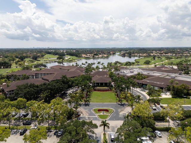 292 Canterbury Dr E., Palm Beach Gardens, FL 33418