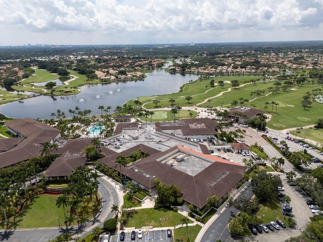 292 Canterbury Dr E., Palm Beach Gardens, FL 33418