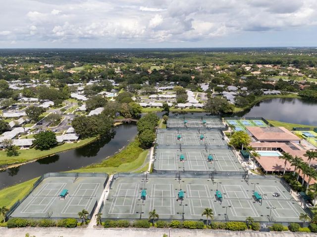 292 Canterbury Dr E., Palm Beach Gardens, FL 33418