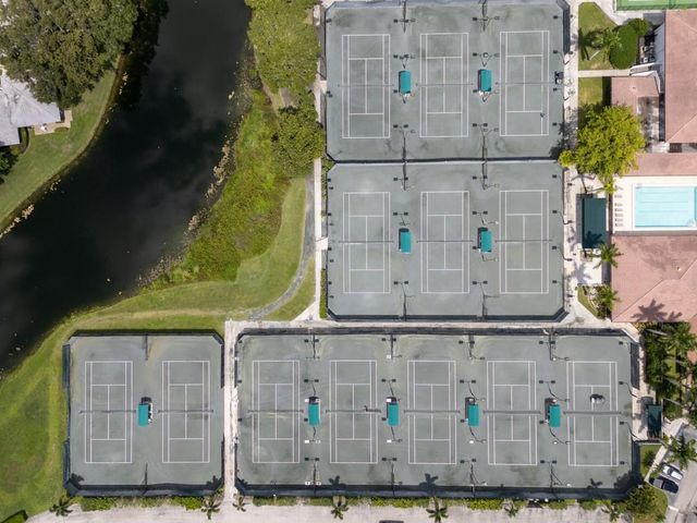 292 Canterbury Dr E., Palm Beach Gardens, FL 33418