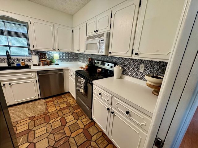 525 NE 21ST AVENUE, Ocala, FL 34470