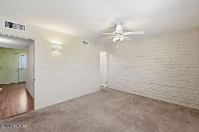 4 W Greenock Drive 4AA, Tucson, AZ 85737