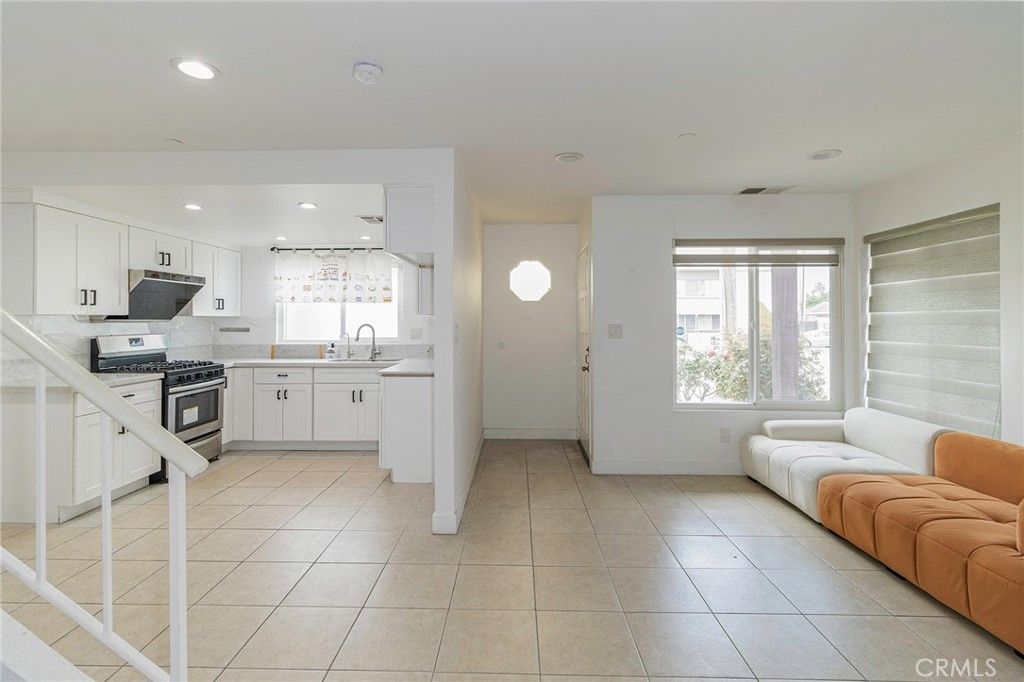 Image 4 of property listing at 3818 Durfee 4, El Monte, CA 91732