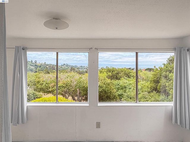 26027 Clover Rd, Hayward, CA 94542