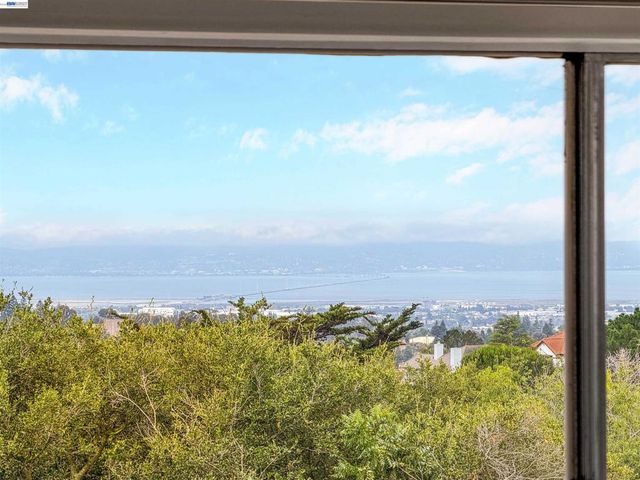 26027 Clover Rd, Hayward, CA 94542