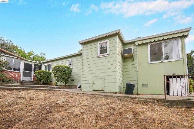 26027 Clover Rd, Hayward, CA 94542