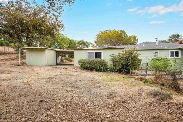 26027 Clover Rd, Hayward, CA 94542
