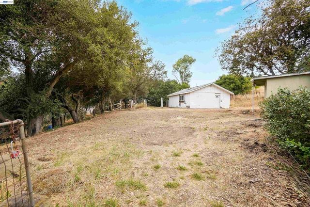 26027 Clover Rd, Hayward, CA 94542