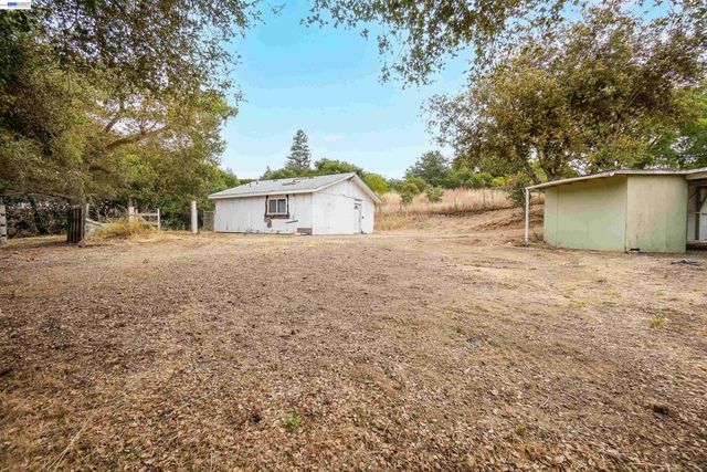 26027 Clover Rd, Hayward, CA 94542