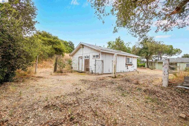 26027 Clover Rd, Hayward, CA 94542