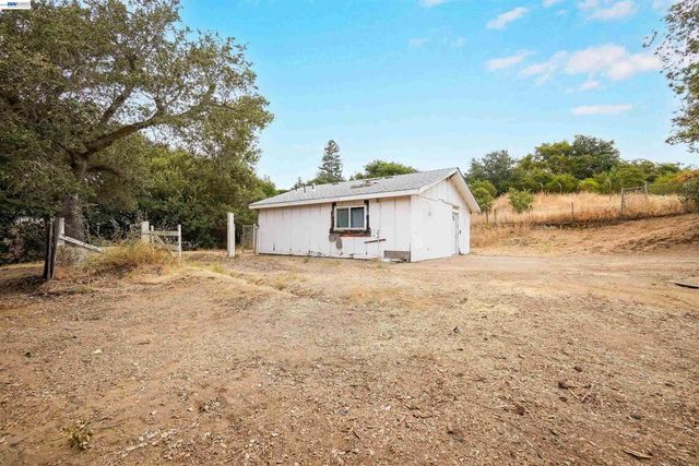 26027 Clover Rd, Hayward, CA 94542